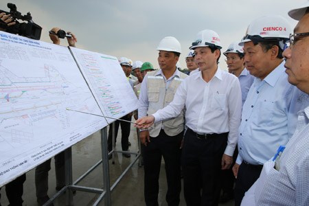 Phó Thủ tướng Thường trực đốc thúc tiến độ cải tạo hai sân bay quan trọng nhất cả nước - ảnh 2